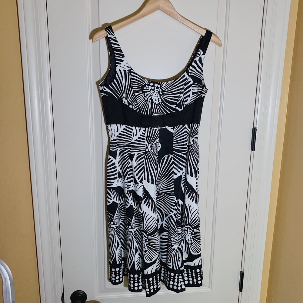 Black and white bold flower print summer dress